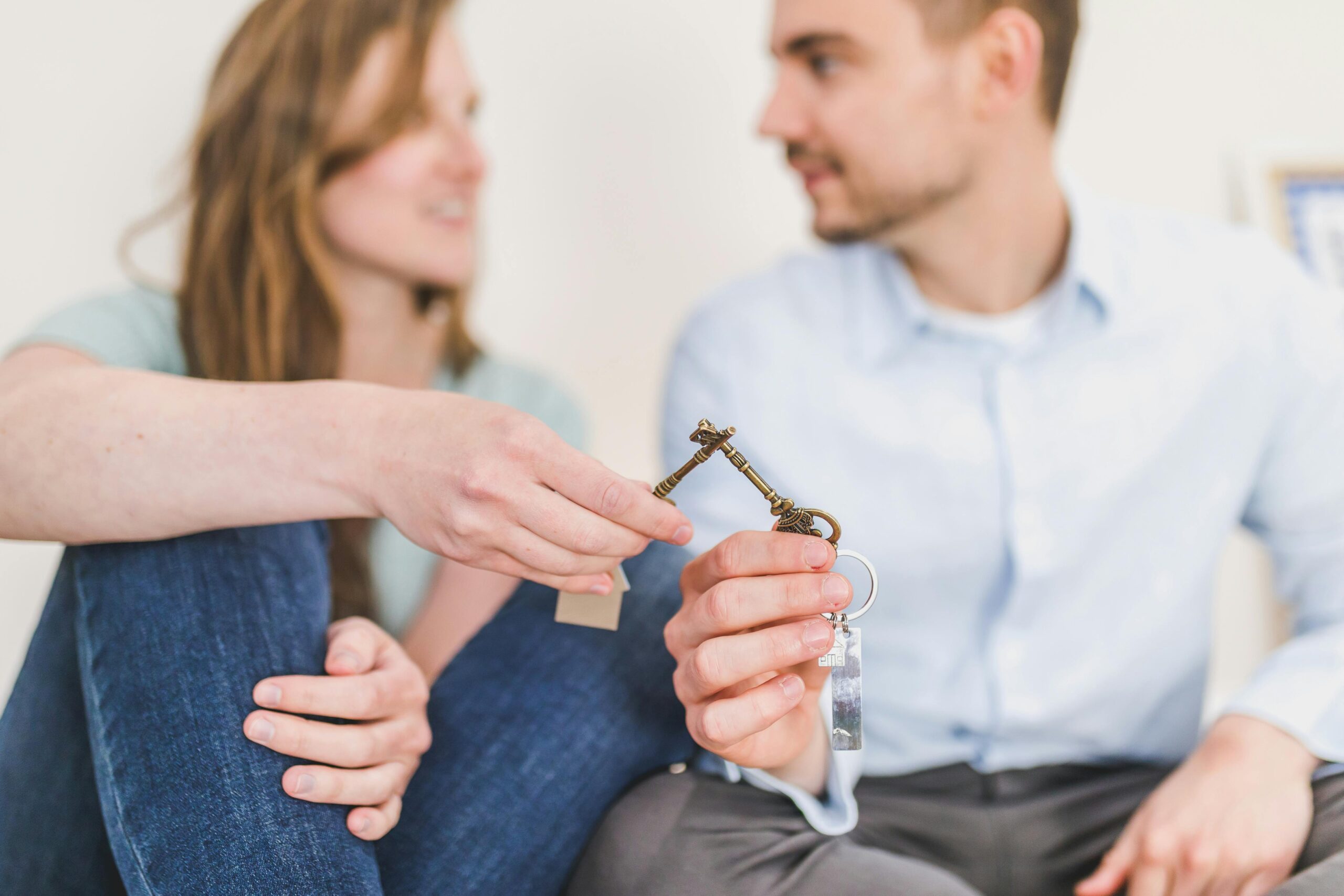 Comprare casa in due ma con un solo mutuatario: quali sono i rischi?